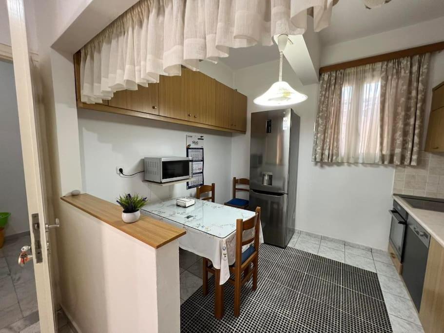 Local Apt Near City Lights 2 イラクリオン エクステリア 写真
